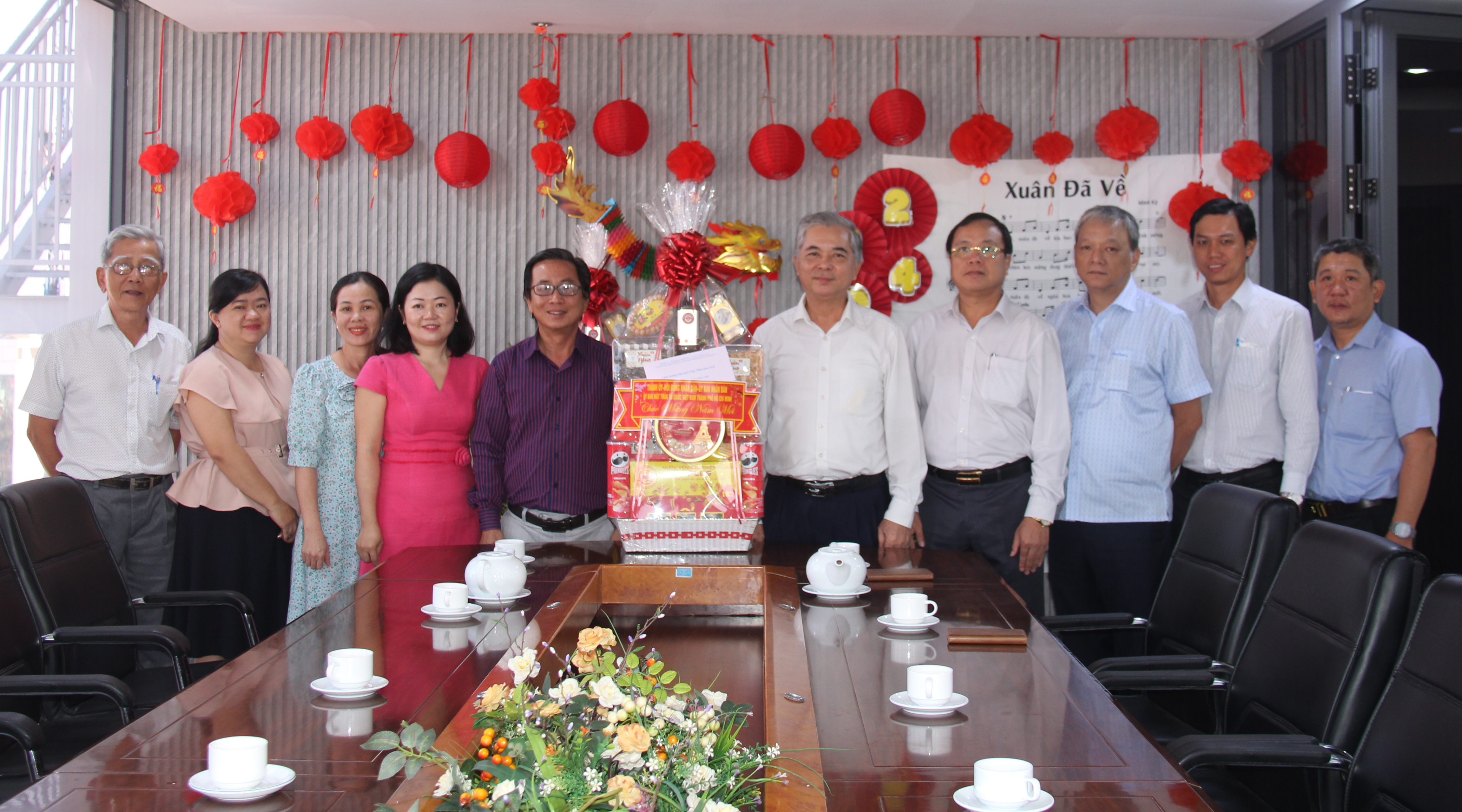 Lãnh đạo thành phố thăm và chúc Tết báo Công giáo và Dân tộc